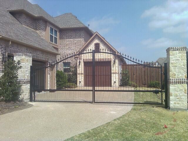 Benefits of an Automatic Gate | Texas Best Fence & Pat