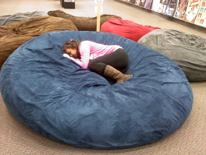 Huge pillow bed! At galleria mall! Best thing ever! (With images .