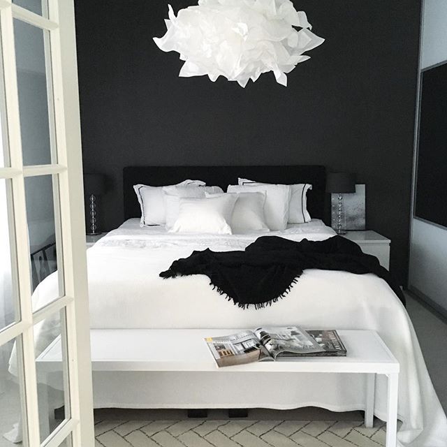 Black and white bedrooms … | White bedroom design, Bedroom .
