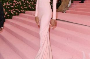 Hailey Baldwin Pink Backless Celebrity Dress Met Gala 20
