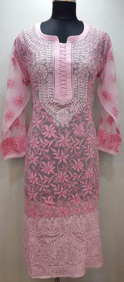 Chikan Kurti: Elegant Embroidery That Adds Charm to Ethnic Wear