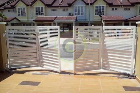 Folding Gate Designs: Space-Saving and Functional Entry Solutions for Homes