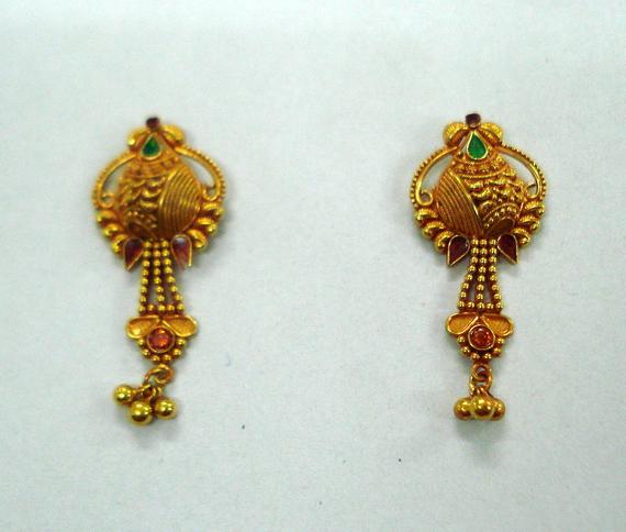 Traditional design 20kt gold earrings ear stud handmade gold | Et