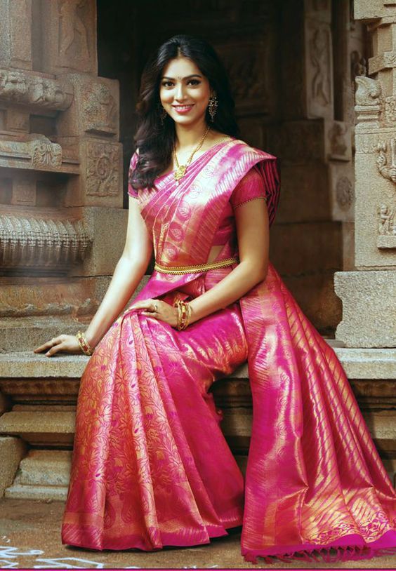 9 Trendy Kanchipuram Bridal Silk Sarees for Your Big Day .