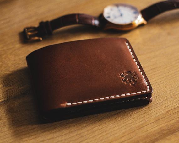 Leather Wallets For Men: Classic and Sophisticated Carriers for Your Essentials