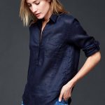 Linen henley | Gap … (With images) | Linen shirts women, Linen top .