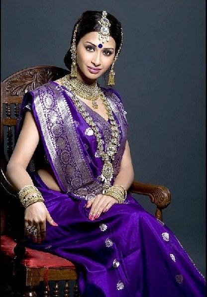 North Indian Sarees - These Sarees Come With Eye-Catching Designs .