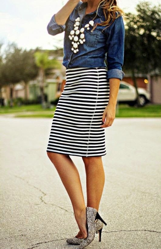 OUTFIT INSPIRATION: STRIPES | Striped pencil skirt outfit, Striped .
