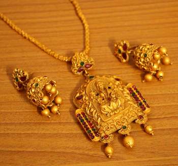 Matt Gold Finish Multicolour Temple Jewellery Pendant Set - Sanvi .