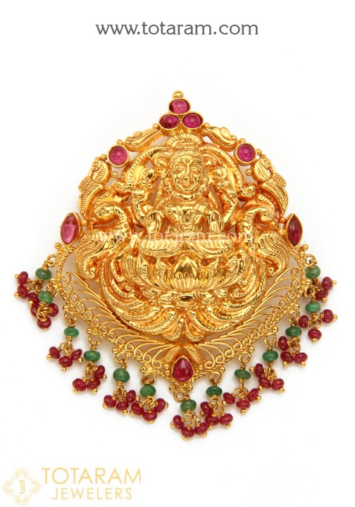 Temple Jewellery Pendants: Divine
Accessories That Add Elegance to Your Look