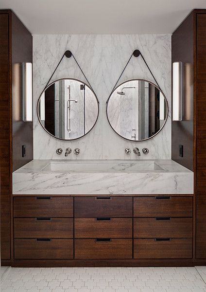 Double round mirrors and marble vanity. | Bathroom design .