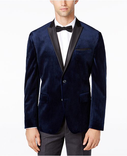 Velvet Blazers: Luxurious and Elegant Outerwear Options for Formal Events