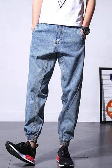 Vintage Jeans: Classic Denim That Never
Goes Out of Style