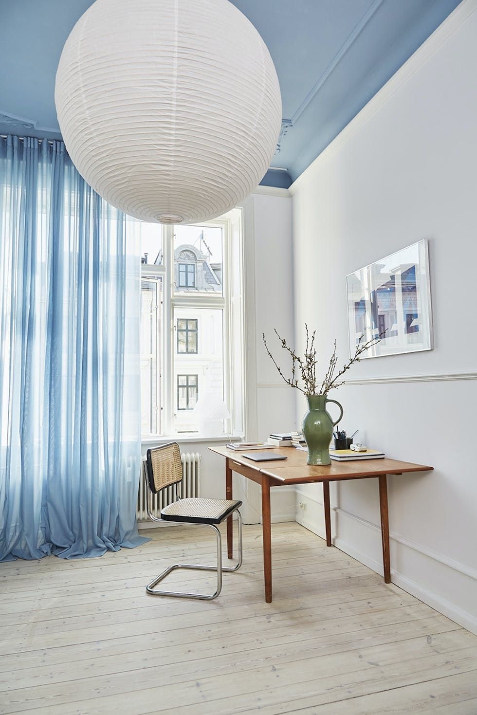Elegant Décor: Transform Your Space with
Blue Curtains