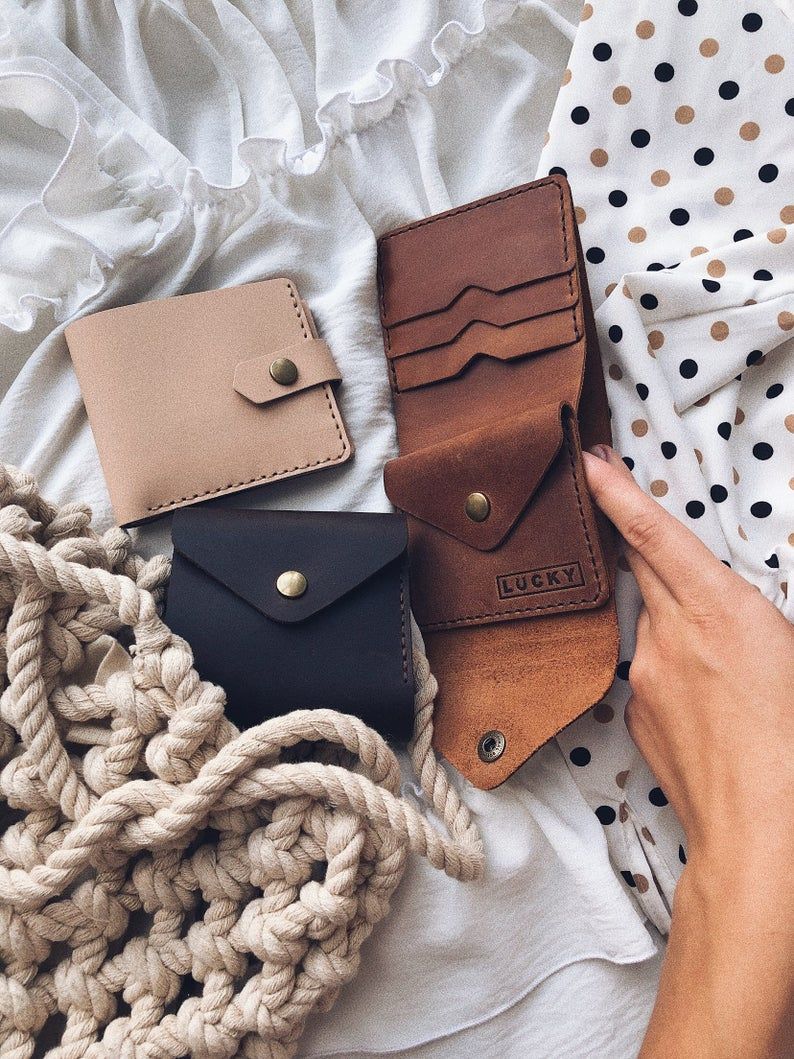 Compact Essentials: Stay Organized with Small Wallets