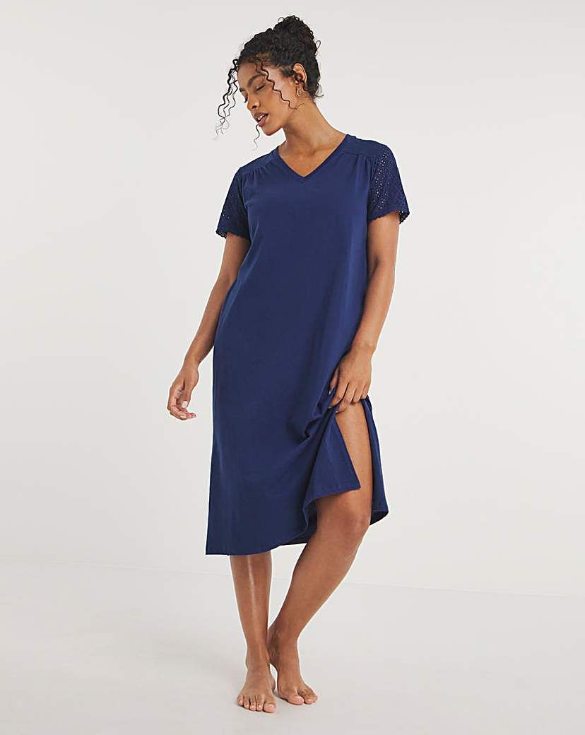Comfort and Style: Embracing Relaxation with Women’s Nighties
