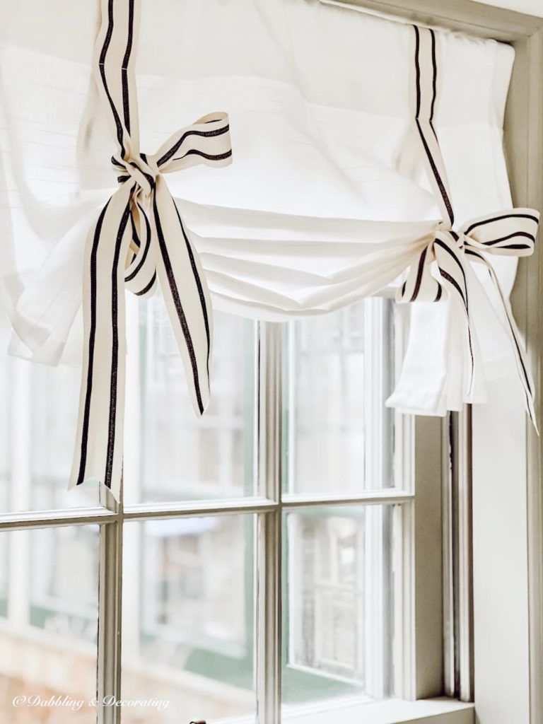 Elegant Accents: Enhancing Windows with Valance Curtains