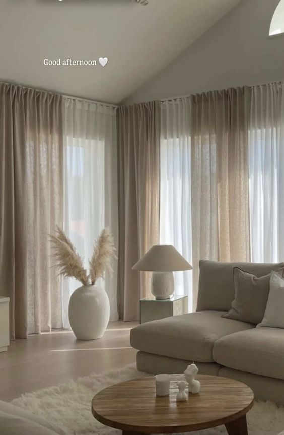 Window Dressing: Choosing the Perfect Living Room Curtains
