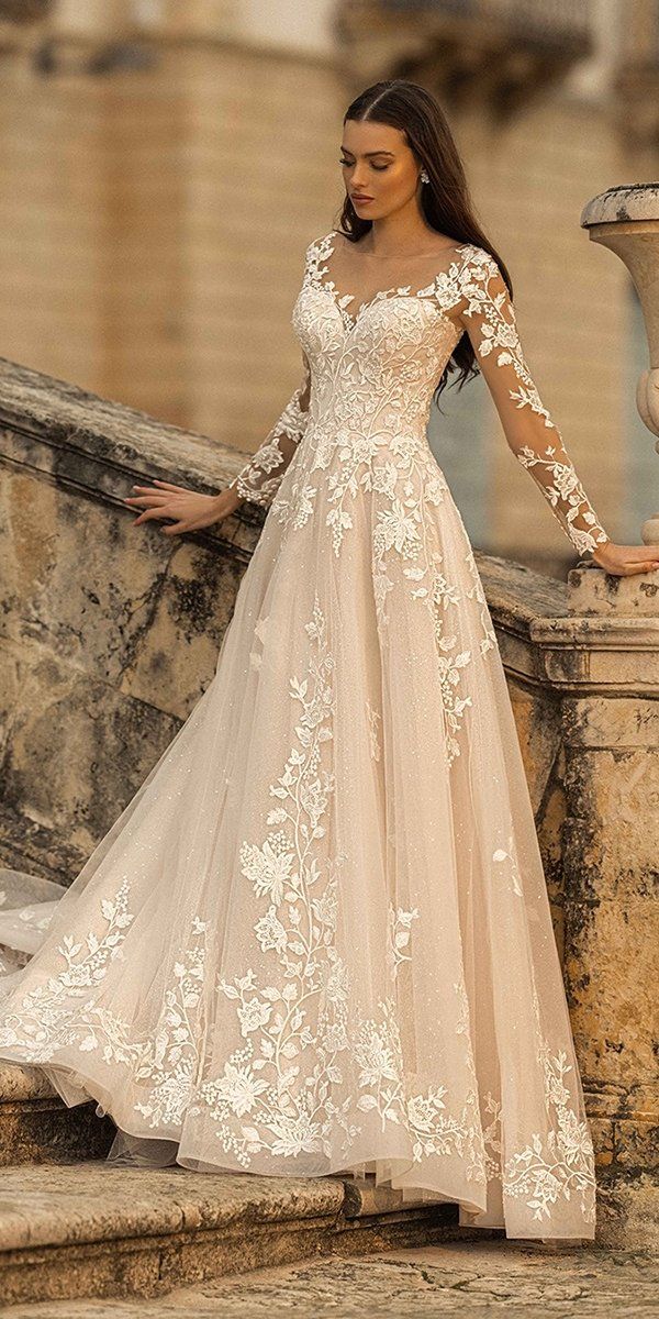 Feminine Elegance: Stylish Lace Dresses for Every Occasion