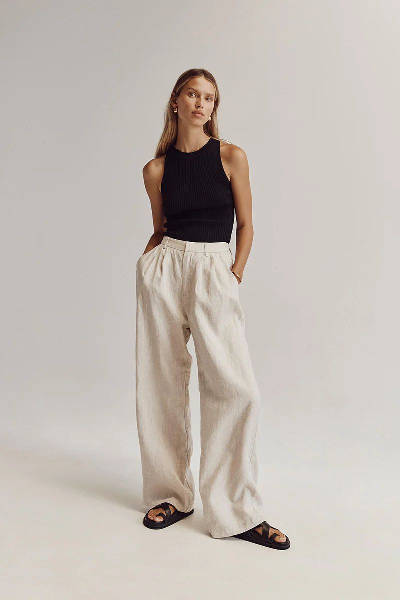 The Timeless Elegance of Linen Trousers: A Wardrobe Essential