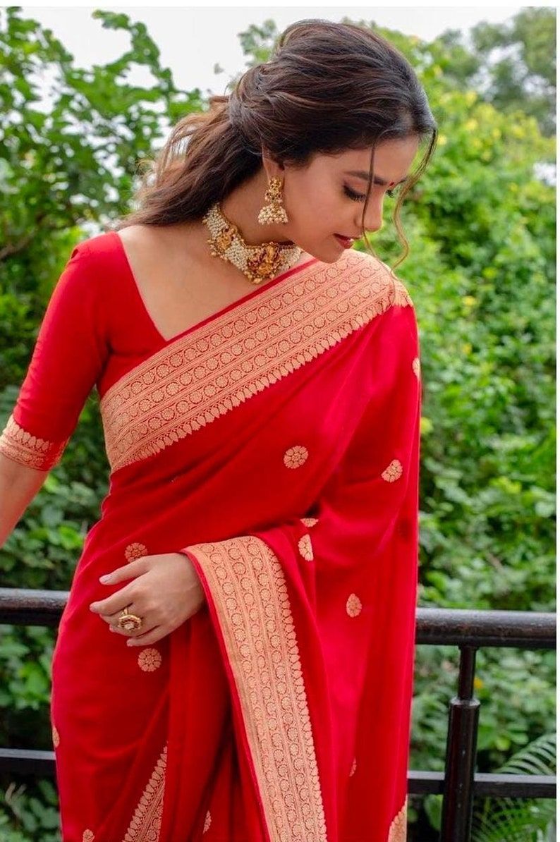 Red Sarees: Traditional Elegance with a Modern Twist