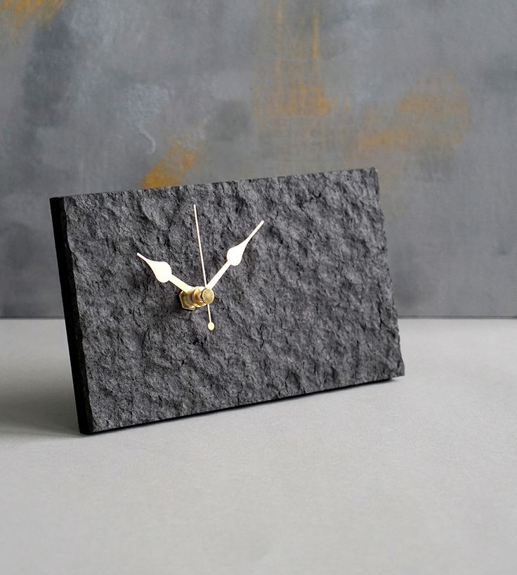 Desk Clocks: Timeless Pieces for Your Workspace