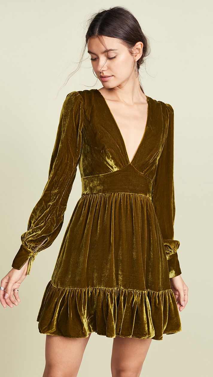 Holiday Glamour: Shine Bright in Holiday Dresses