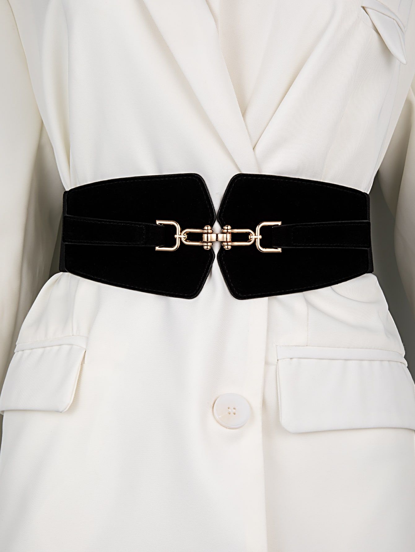 Accessorize in Style: Elevate Your Look with Wide Belts