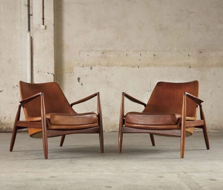 Luxurious Comfort: Unwinding in Leather Chairs