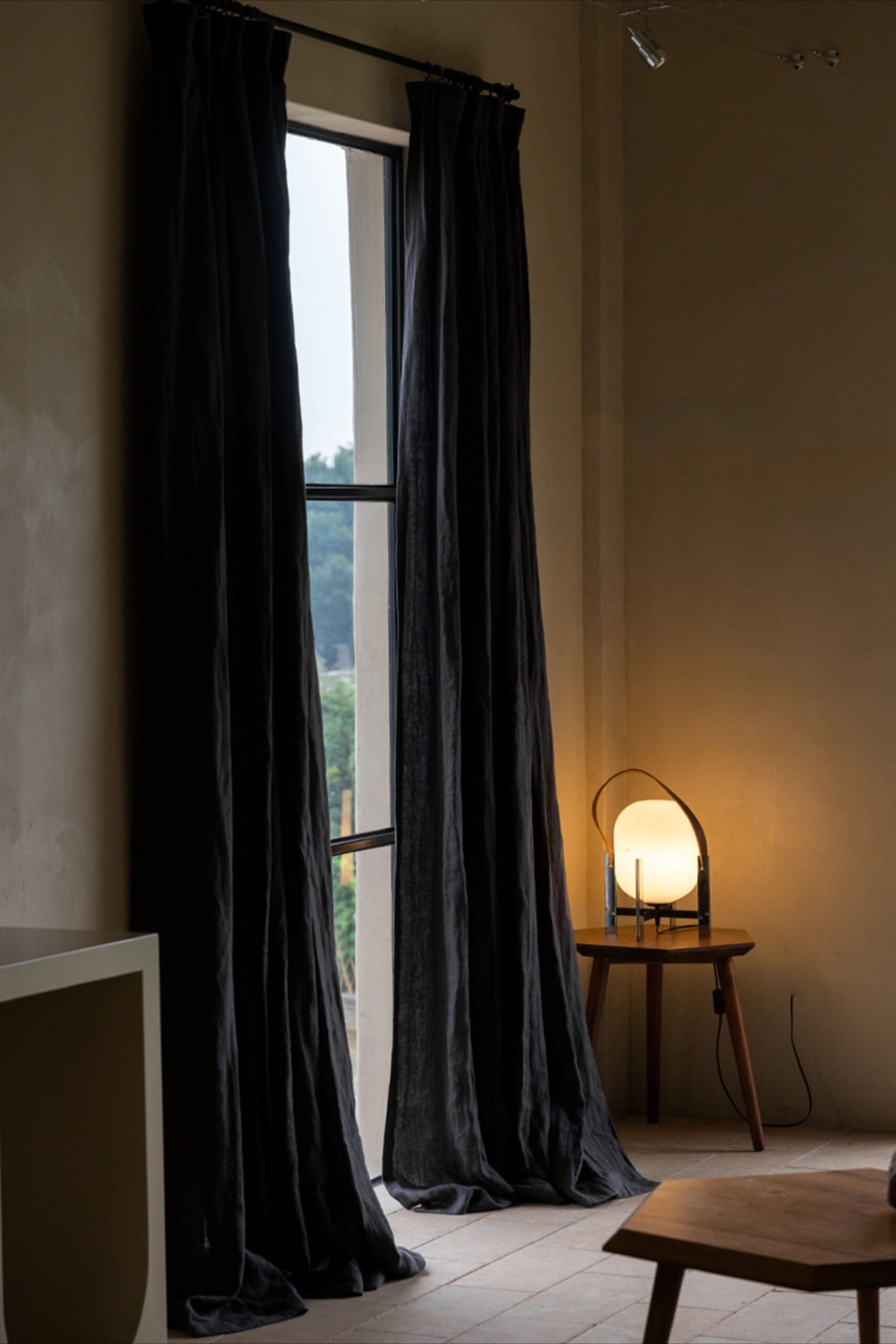 Black Curtains: Enhancing Décor with Timeless Sophistication