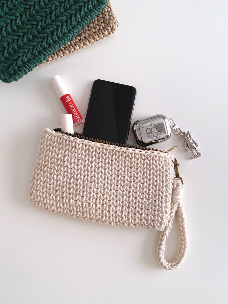 Effortless Organization: Clutch Wallets for On-the-Go Living