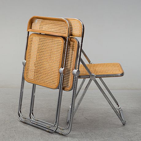 Folding Chairs: Practical Seating Solutions for Any Space