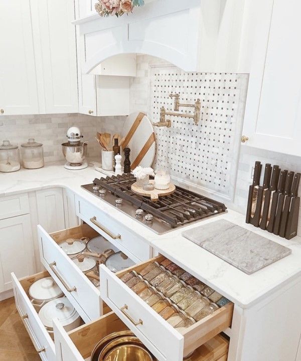 Kitchen Drawers: Organizing Your Culinary Space with Style