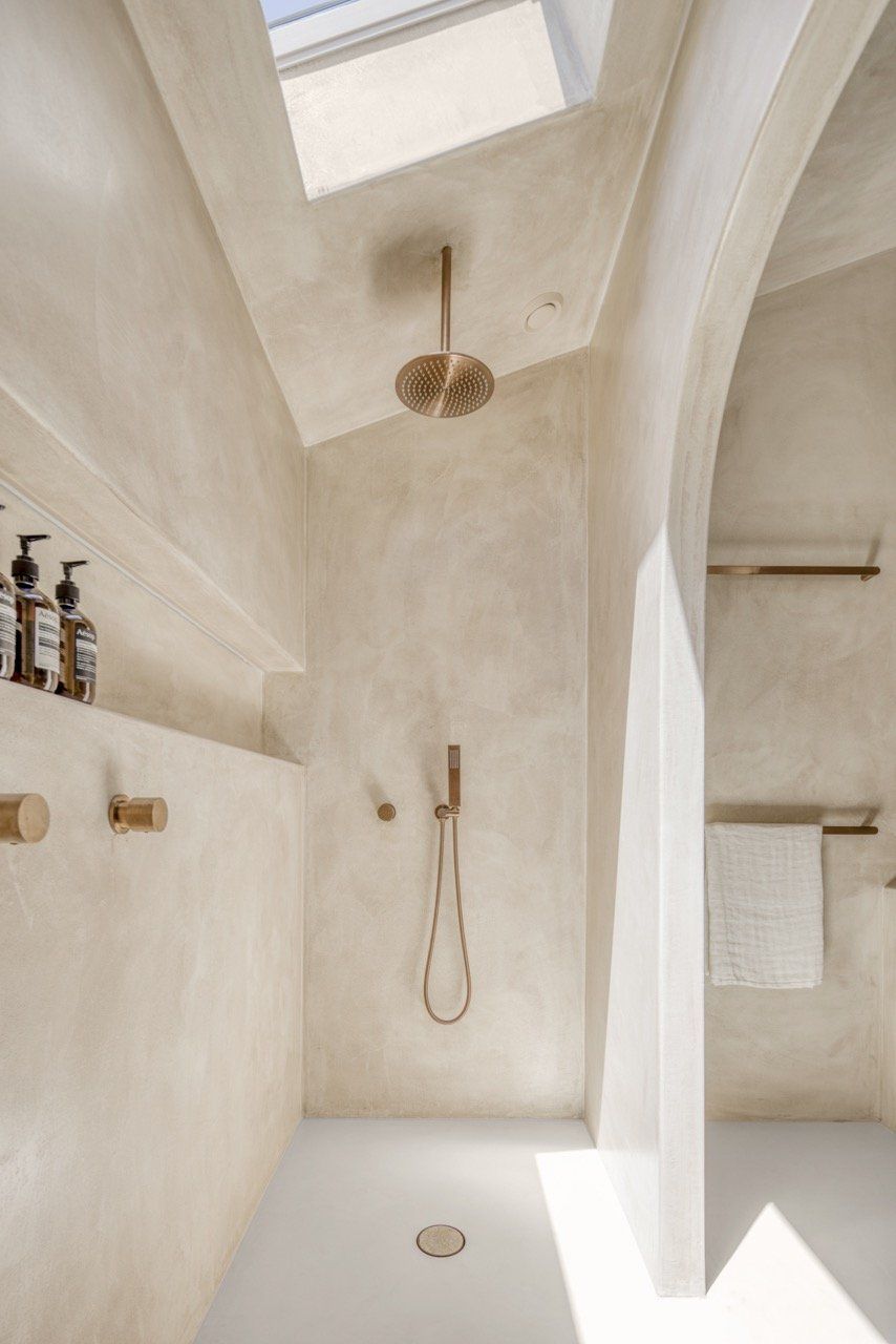 Bathroom Showers: Transforming Your Daily Routine with Stylish Designs