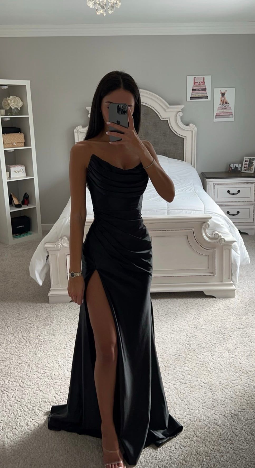 Slit Dress: Adding a Touch of Drama and Elegance to Your Wardrobe