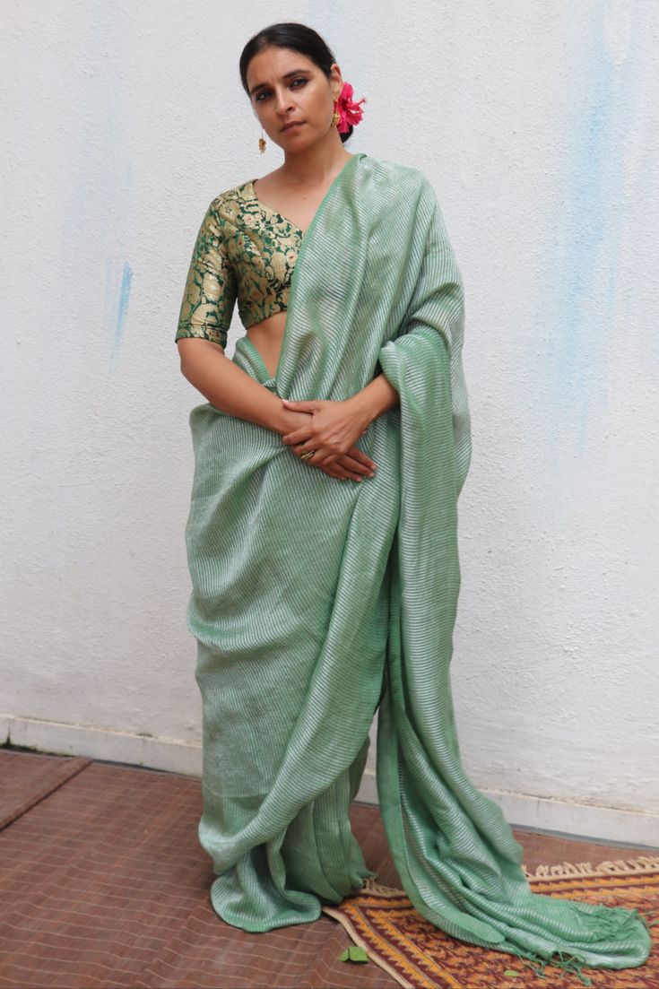 Zari Sarees: Celebrating Traditional
Weaves with Elegance
