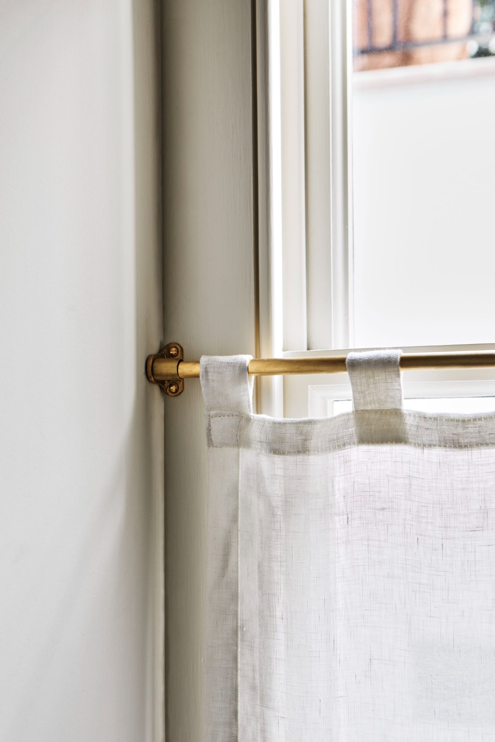 Curtain Rods: Choosing the Right Hardware for Your Windows