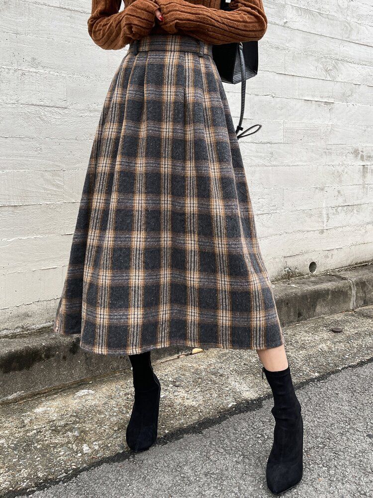 Plaid Skirts: Classic Patterns for Effortlessly Stylish Outfits