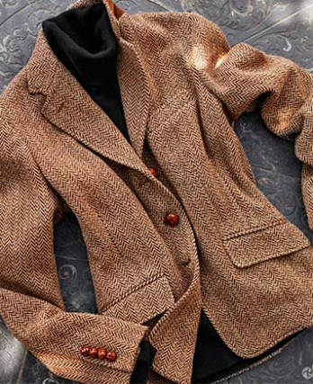 Tweed Blazers: Timeless Elegance with Classic Fabric