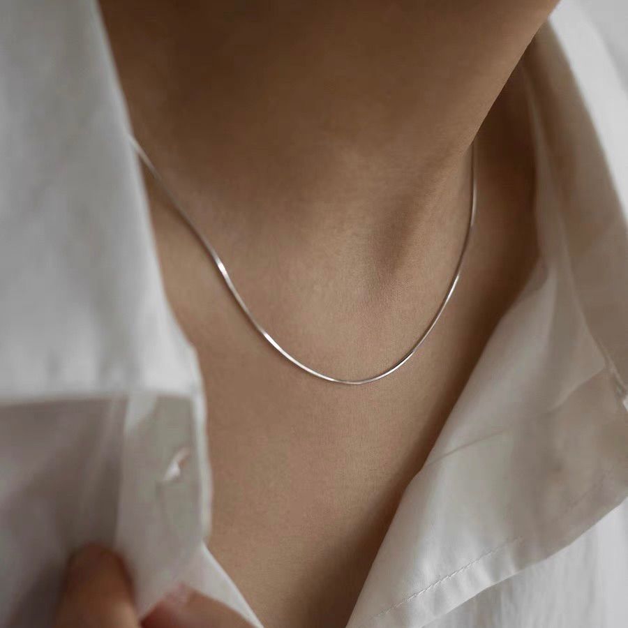 Silver Chains: Adding Shine and
Sophistication to Your Look