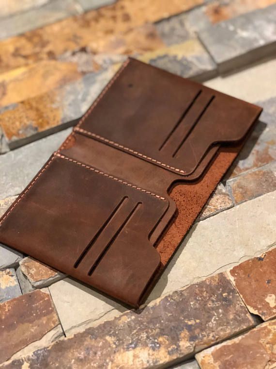 Bifold Wallets: Slim and Stylish Solutions for Your Essentials