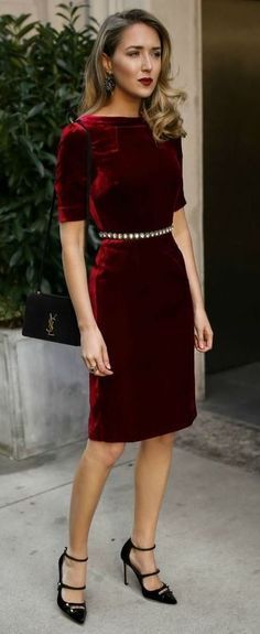 Christmas Dresses: Chic and Festive Outfits for the Holiday Season