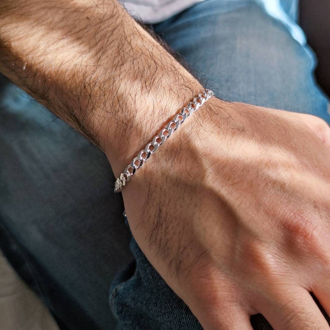 Masculine Elegance: Stylish Silver Chains for Men