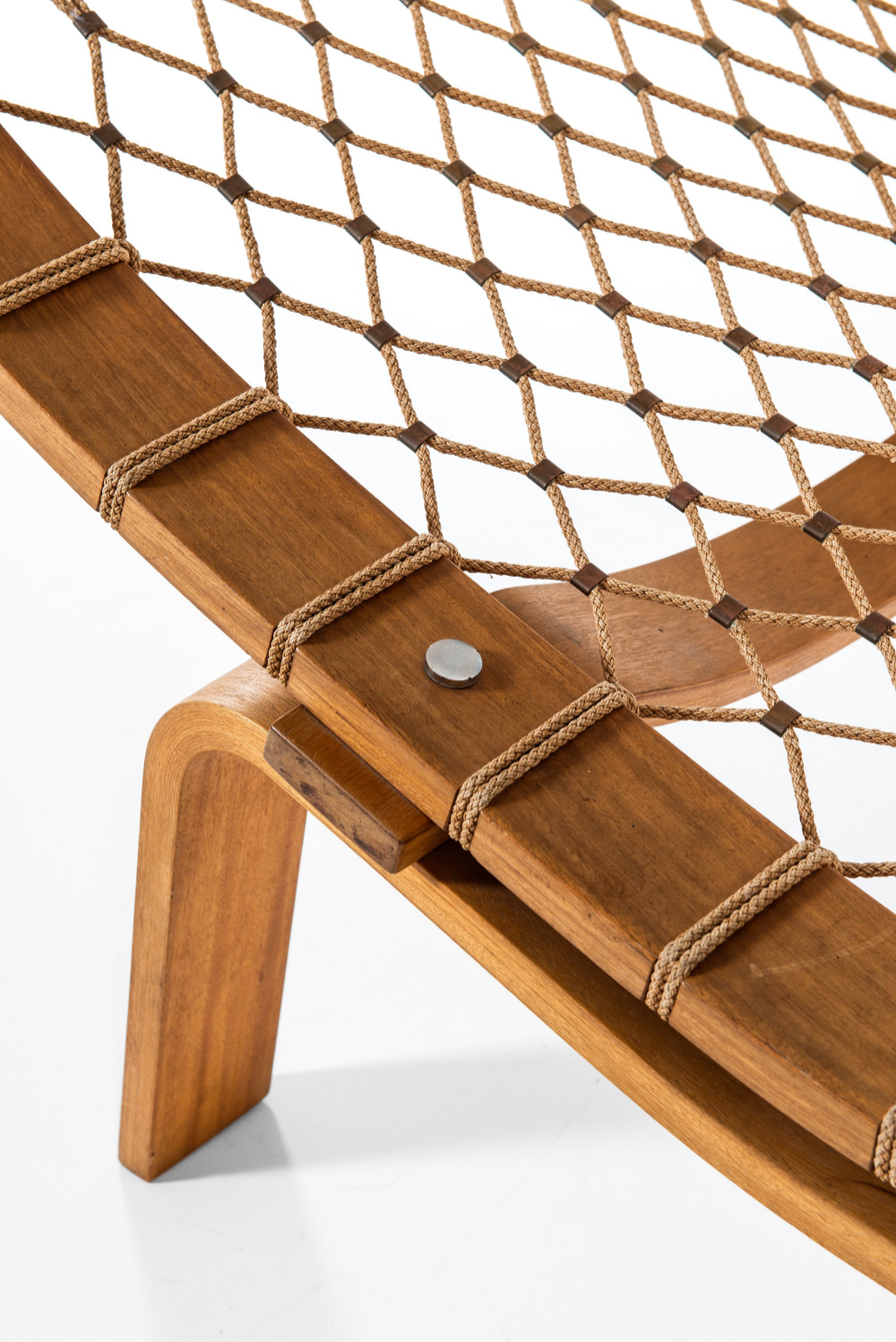 Relax in Style: Hammock Chairs for Indoor and Outdoor Comfort
