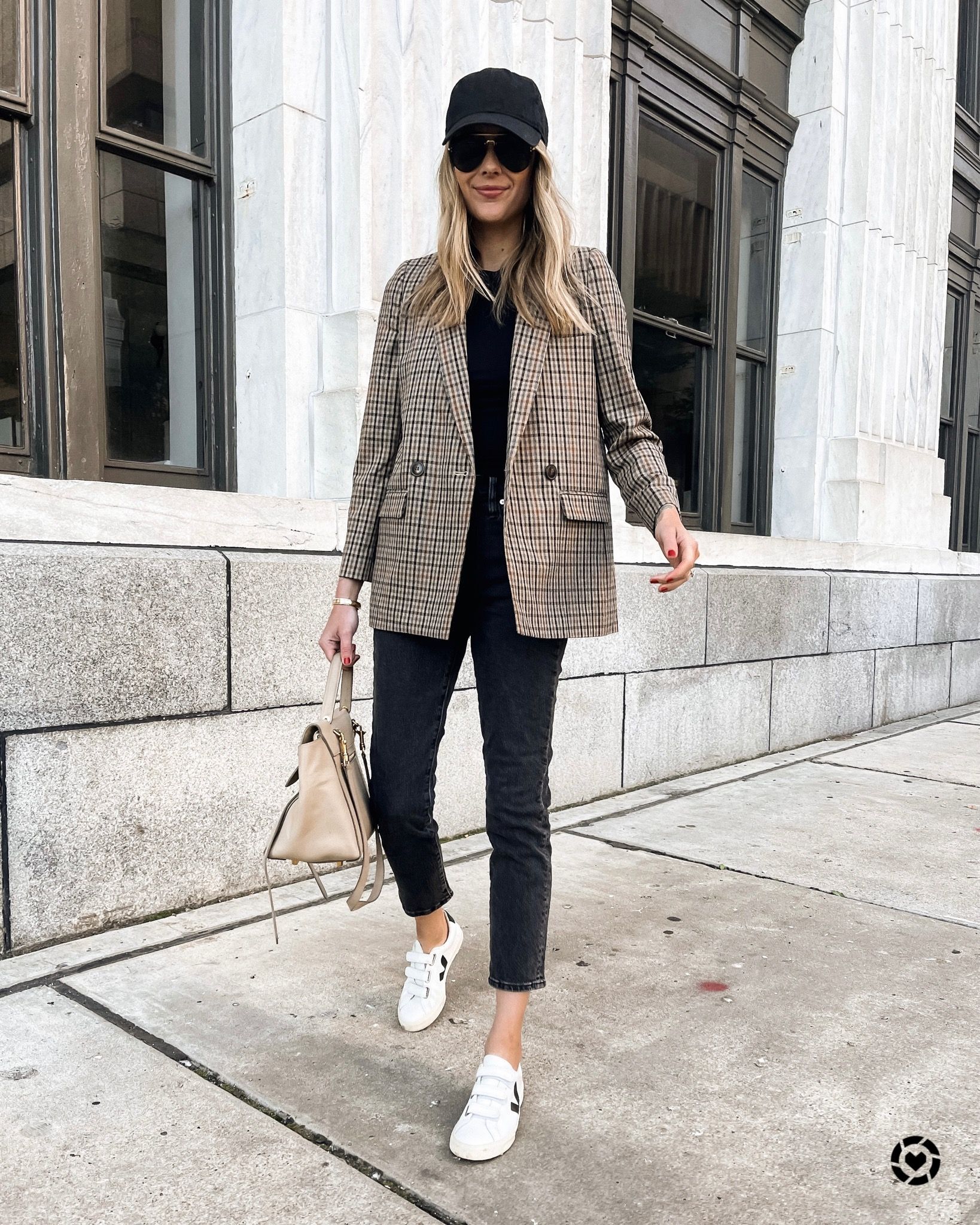 Blazer with Jeans: How to Nail This Casual-Chic Look