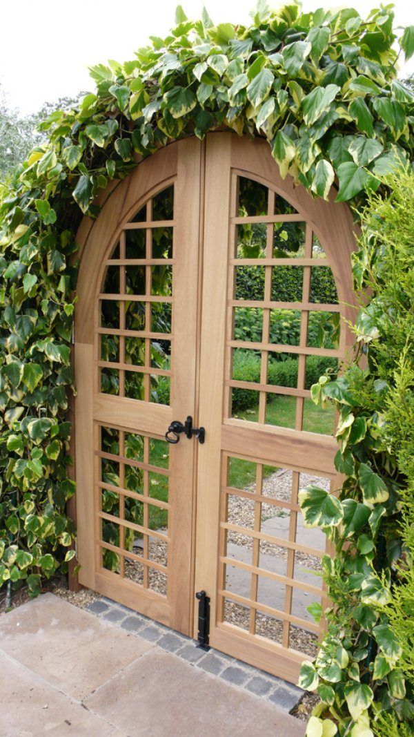 10 Enchanting Garden Gate Designs to Welcome You Home