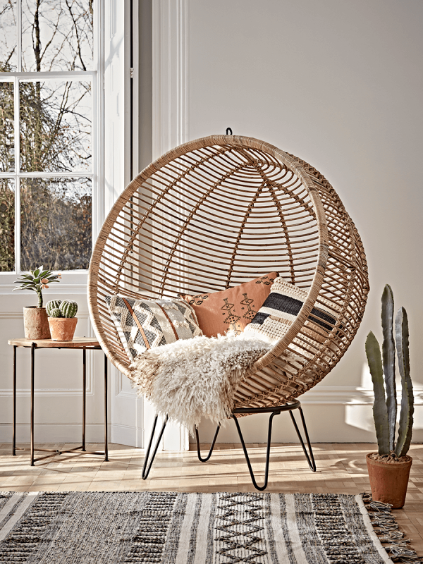 Elegant Seating: Elevate Your Space with Round Chairs