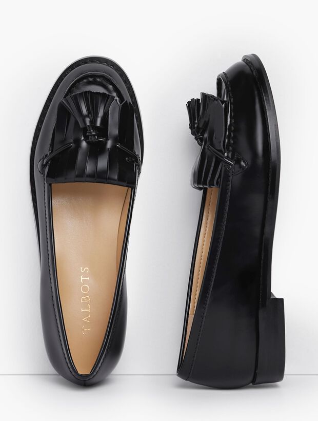 Sophisticated Style: Elevate Your Look with Tassel Loafers
