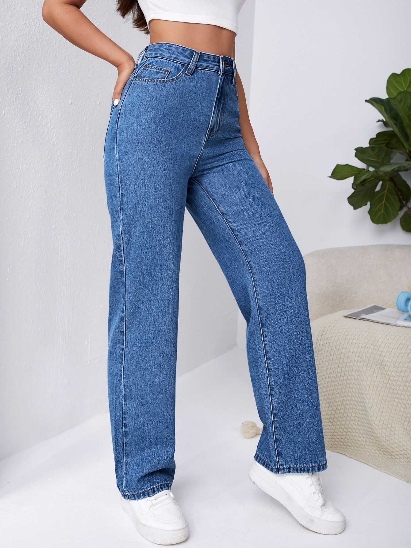 Denim Delight: Explore the Latest Trends in Boyfriend Jeans