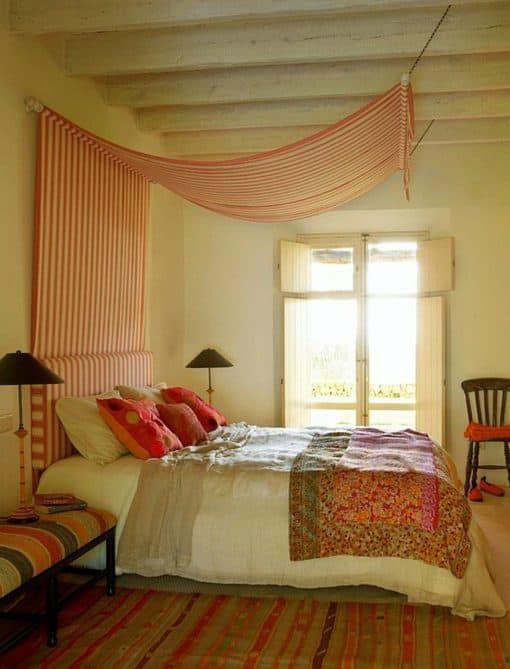 Canopy Bed Designs: Adding Romance and Grandeur to Your Bedroom